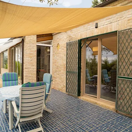 Mike's Dinghy House By Interhome * Citta Sant'Angelo