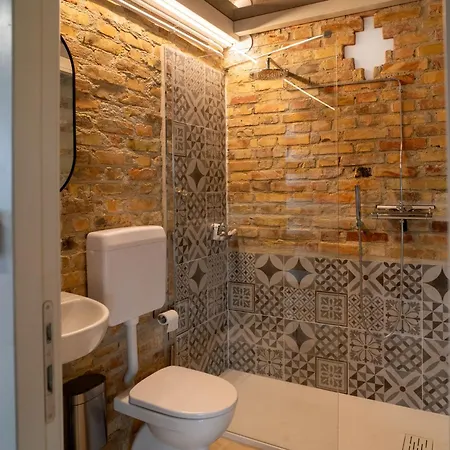 Mike's Dinghy House By Interhome Vila *