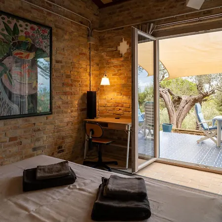 Villa Mike's Dinghy House By Interhome *