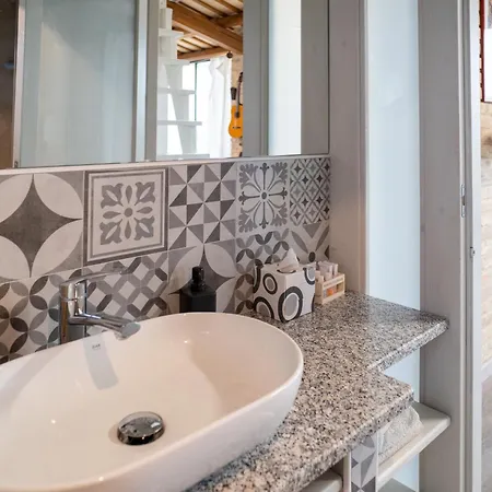 Mike's Dinghy House By Interhome