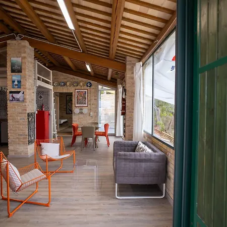 Mike's Dinghy House By Interhome