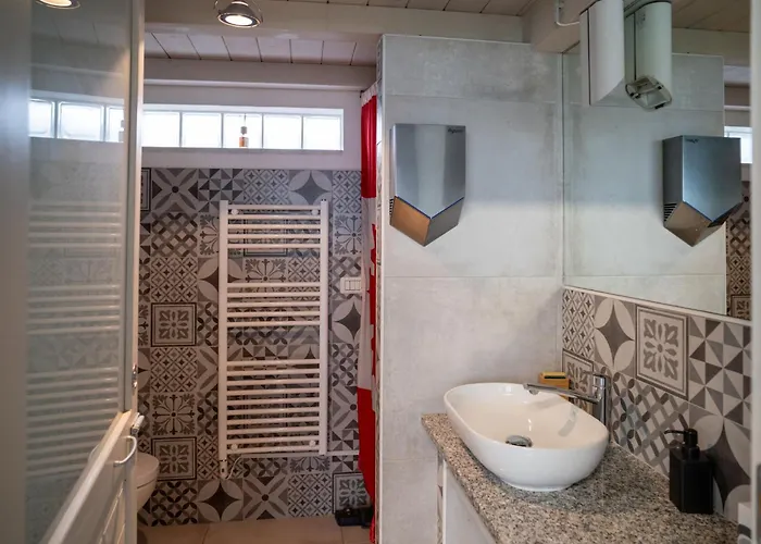 Mike's Dinghy House By Interhome *