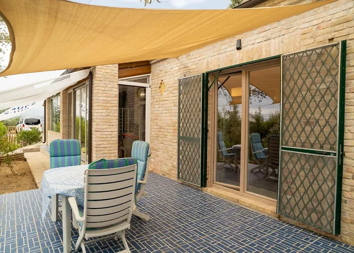 Mike's Dinghy House By Interhome * Citta Sant'Angelo