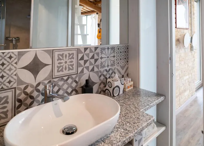 Mike's Dinghy House By Interhome