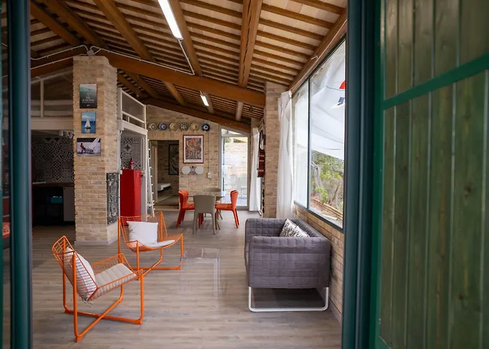 Mike's Dinghy House By Interhome