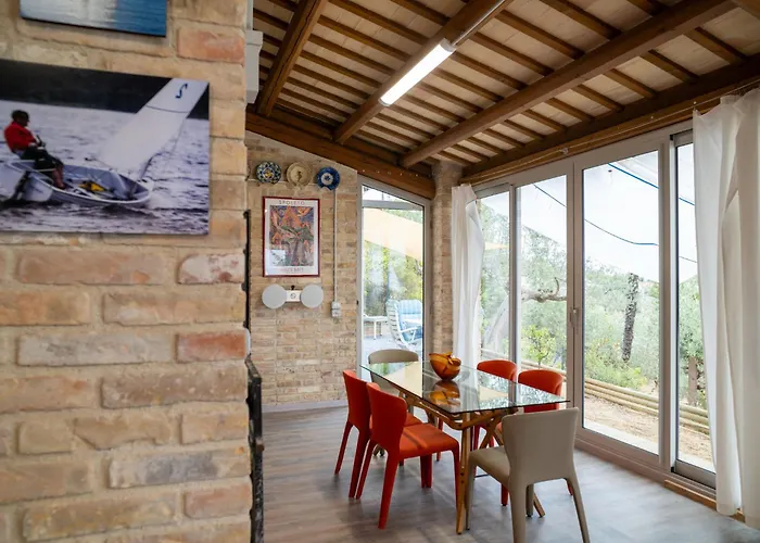 Mike's Dinghy House By Interhome